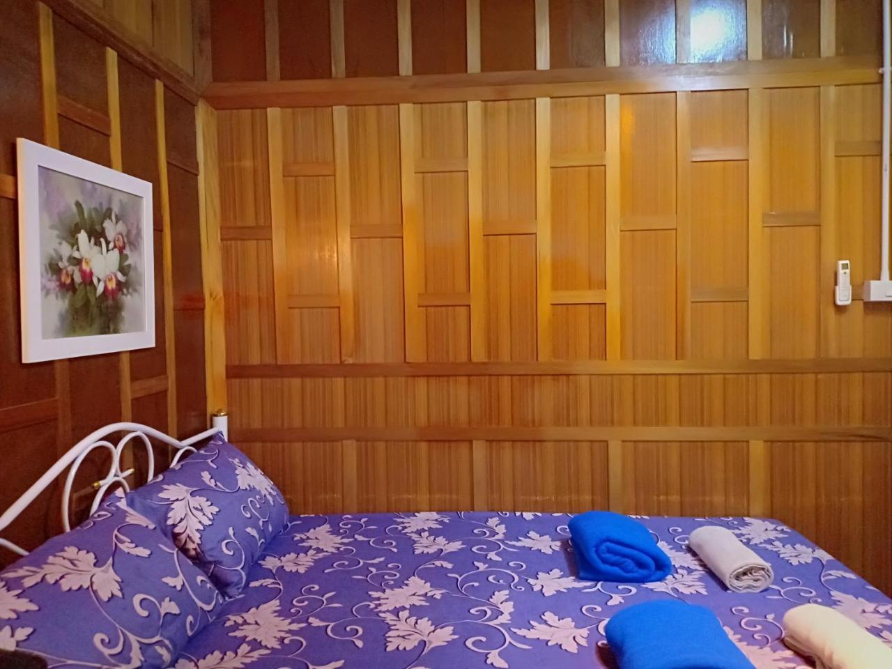 Santo House Hotel Bangkok Exterior photo