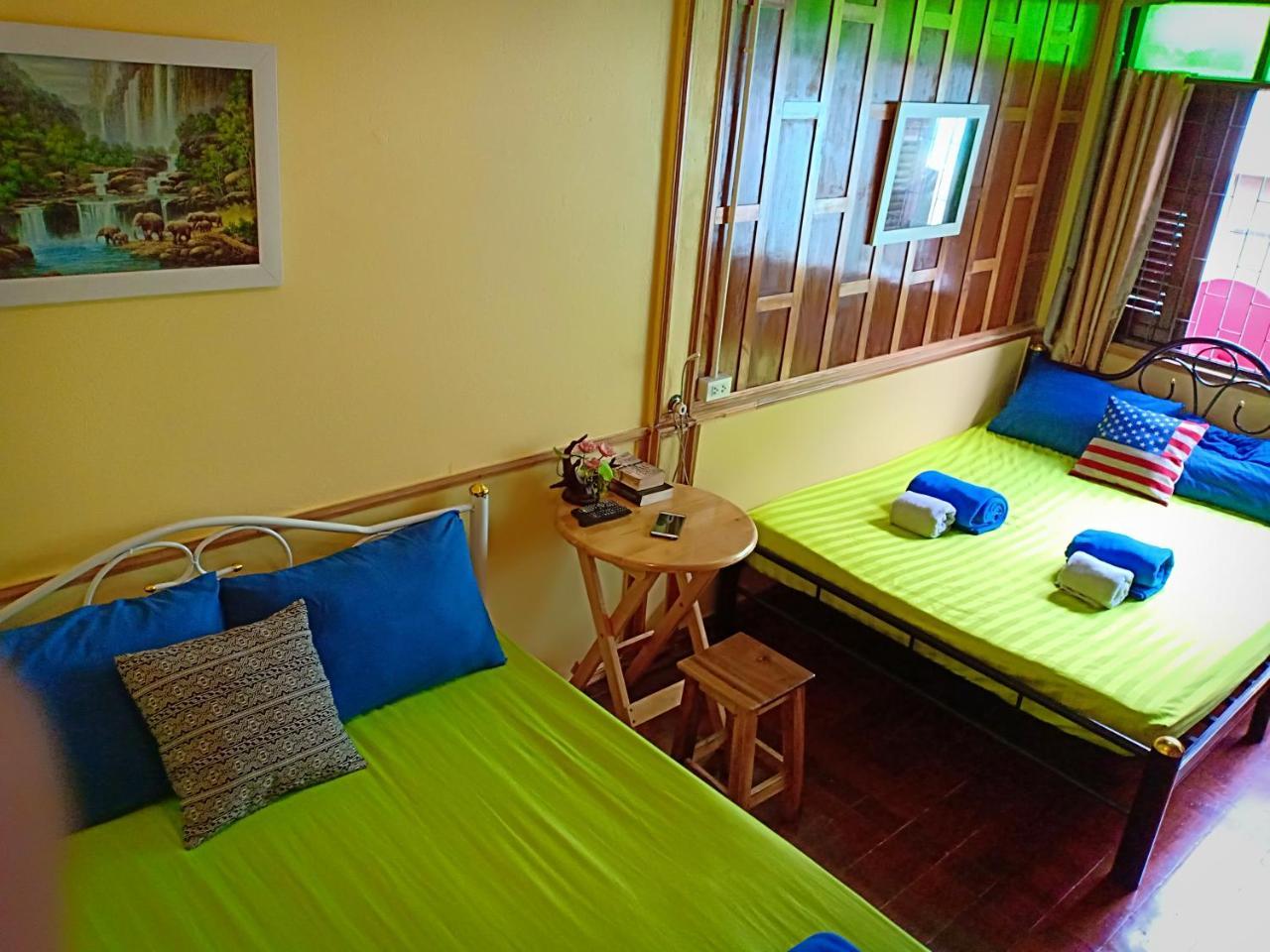 Santo House Hotel Bangkok Exterior photo